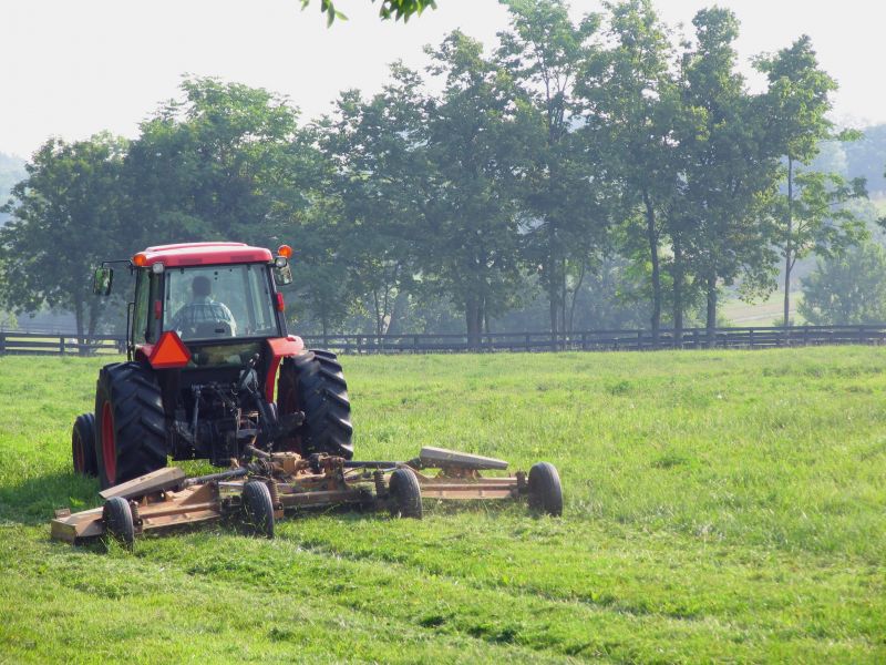 Acreage Mowing Service in Waldorf, MD